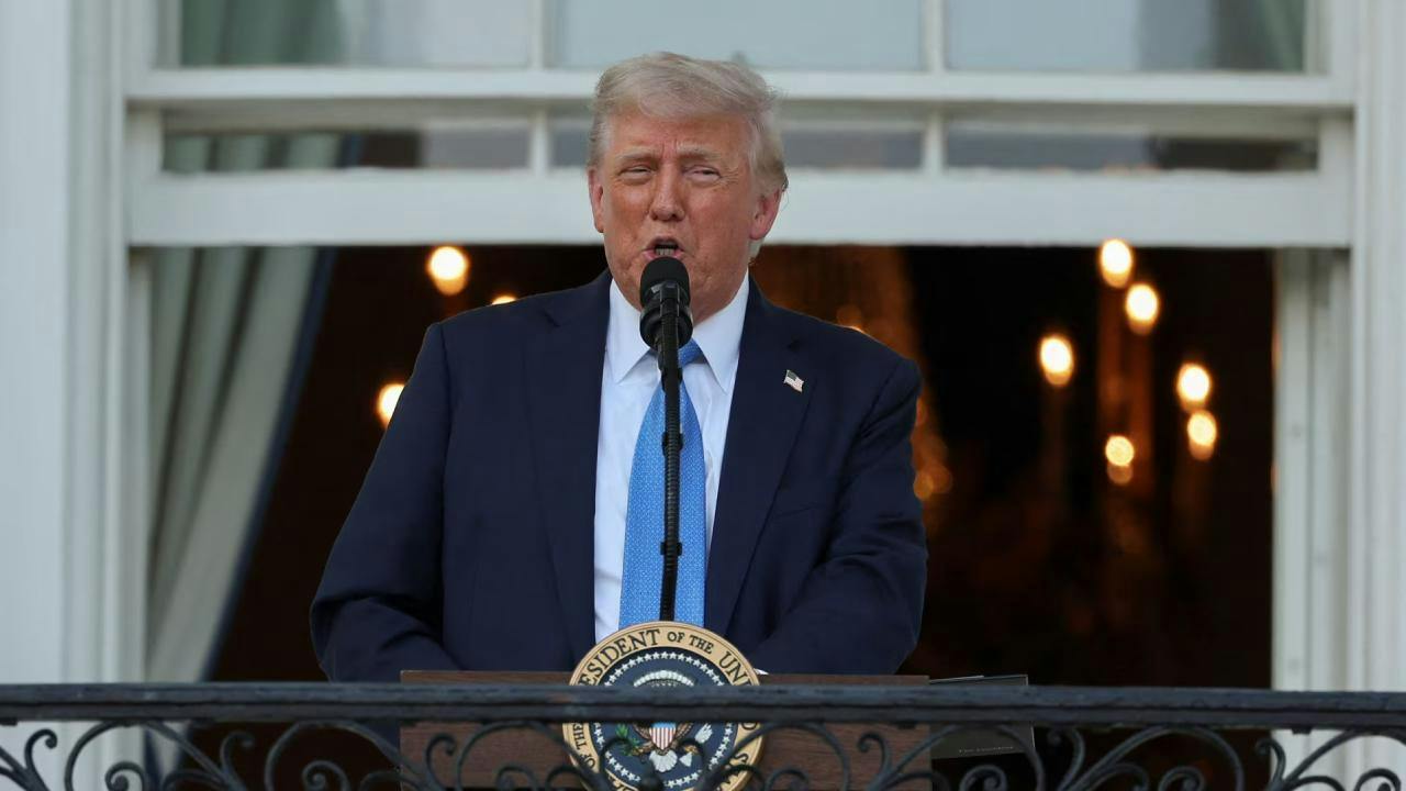 Trump prohíbe el ingreso a ciudadanos de 19 países y endurece su política migratoria
