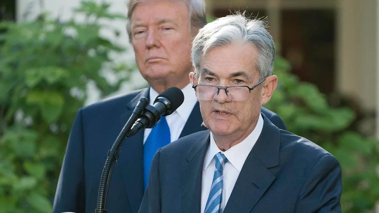 Nuevamente Donald Trump se va en picada contra Jerome Powell por la tasa de interés