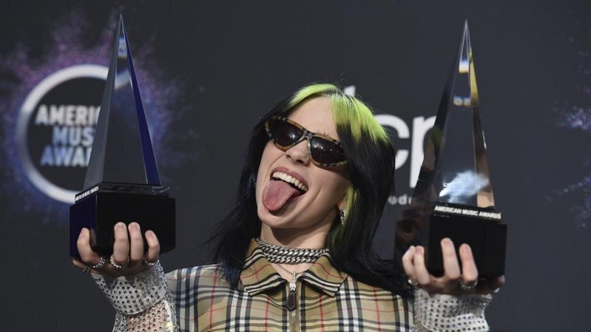 Billie Eilish arrasa con los AMAs y Taylos Swift se queda sin premios por primera vez en años