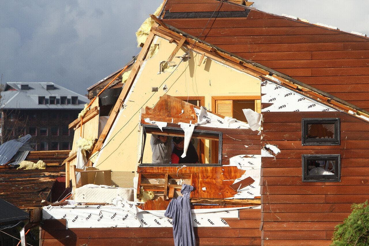 Hasta $1,5 millones: Gobierno anuncia bono de recuperación para afectados por tornado en Puerto Varas