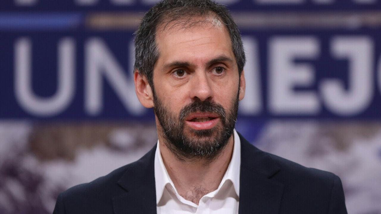 Ministro Grau reconoció que subsecretario de Pesca se equivocó en cifras de fraccionamiento