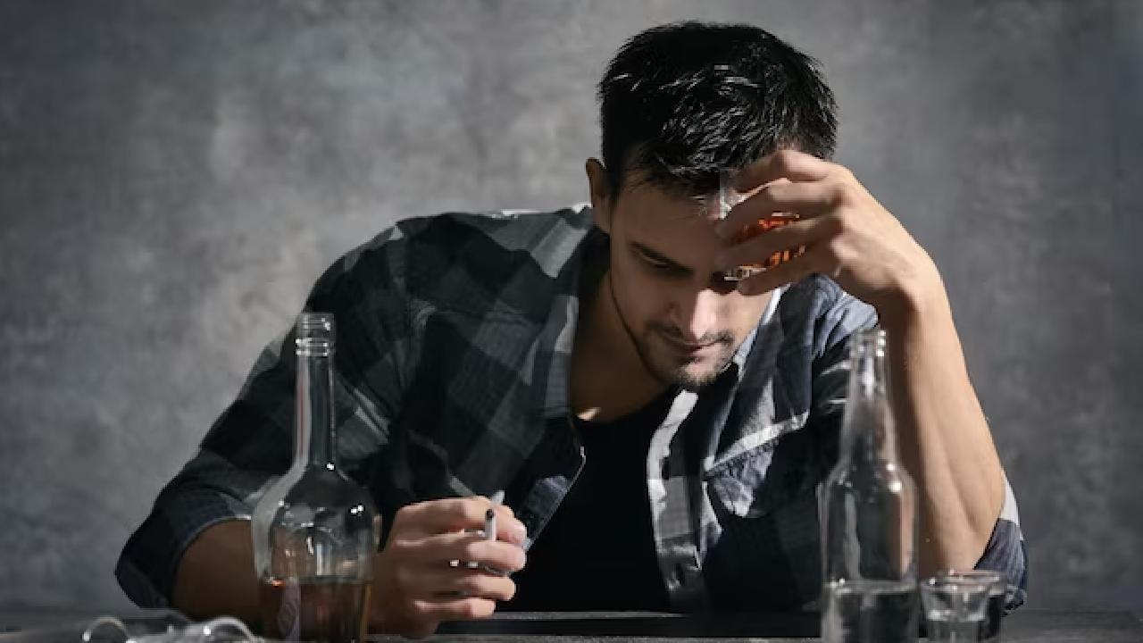 Fumar, beber alcohol y no hacer ejercicio, siempre hace mal, pero ¿qué edad es el límite para estos hábitos?