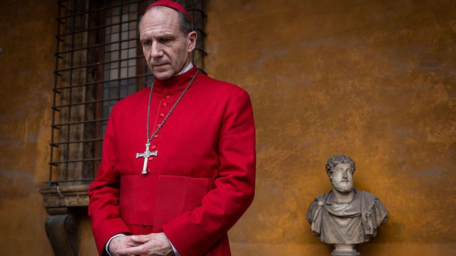 Cardenales que van a elegir al nuevo papa vieron El cónclave antes de la definición del sumo pontífice