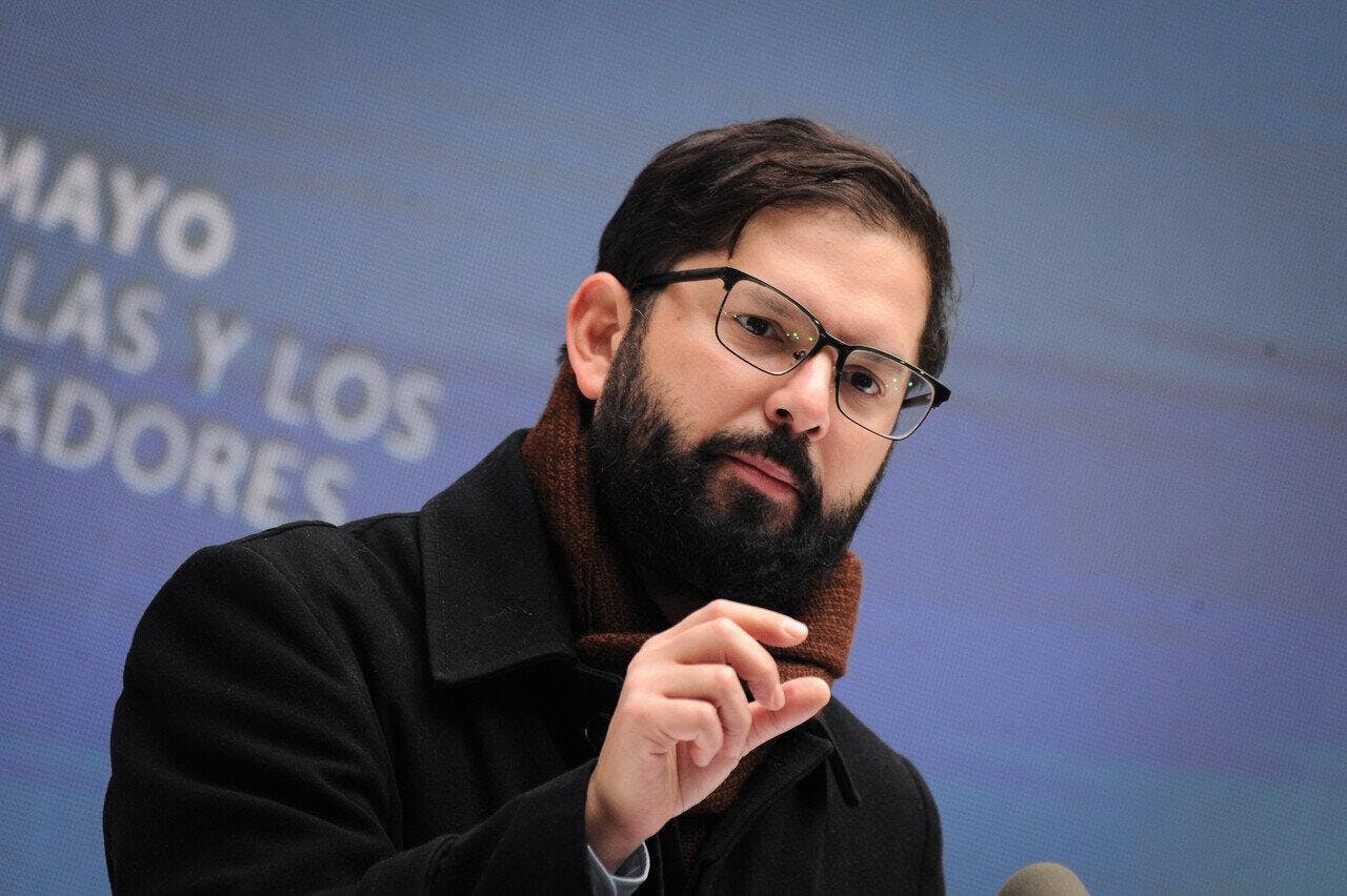 Presidente Boric tras recibir informe de Comisión para la Paz y Entendimiento, dice que las próximas semanas dará cuenta de “cómo proceder”