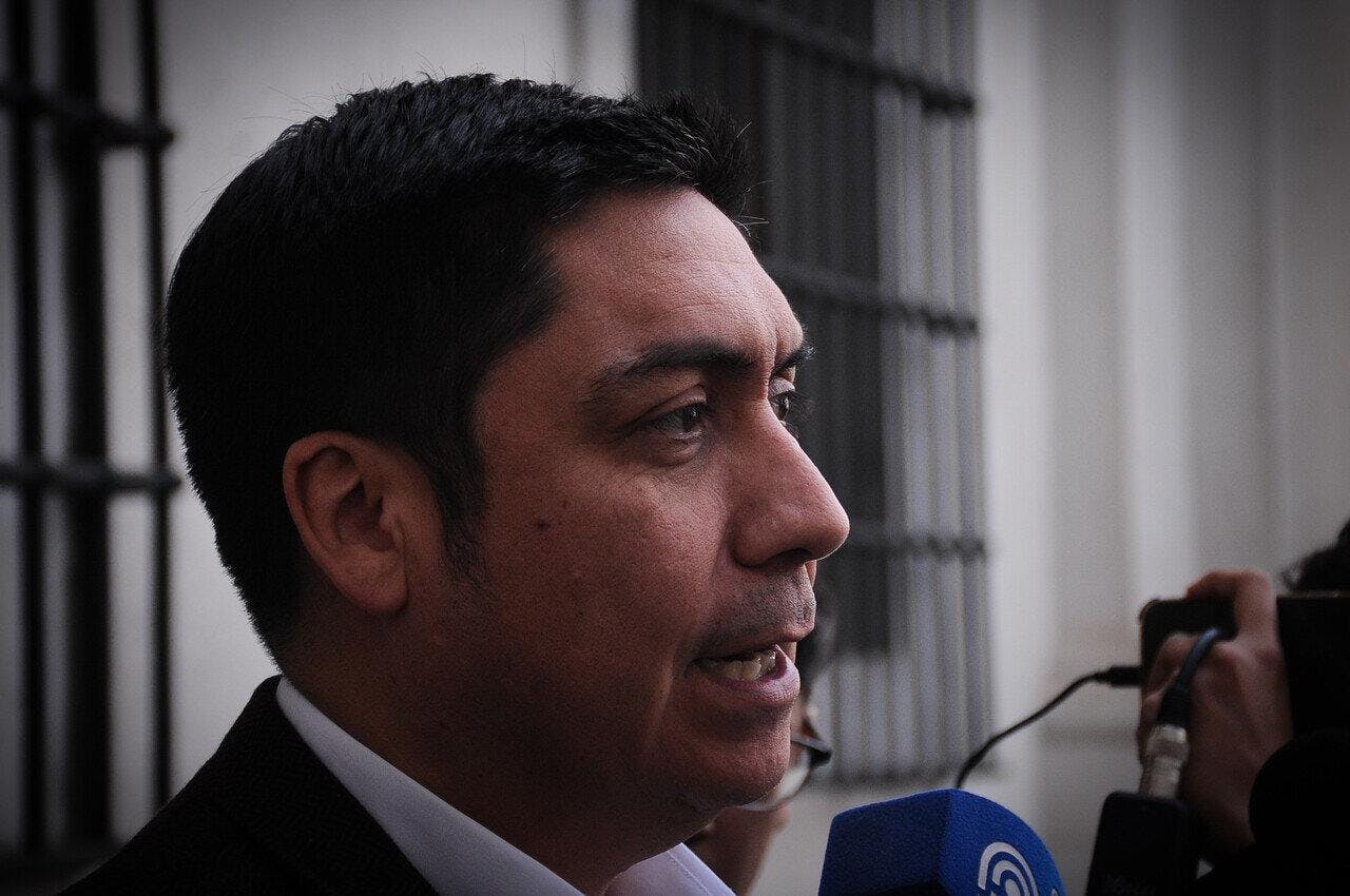 “Hay que llamar a la calma”: Gobierno responde a crítica de candidatos de oposición al acuerdo en la Comisión de paz y entendimiento