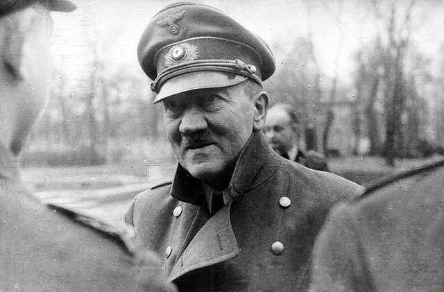 A 80 años de la muerte de Adolf Hitler: Sus últimos días, la confusión posterior y la carrera por encontrar sus restos
