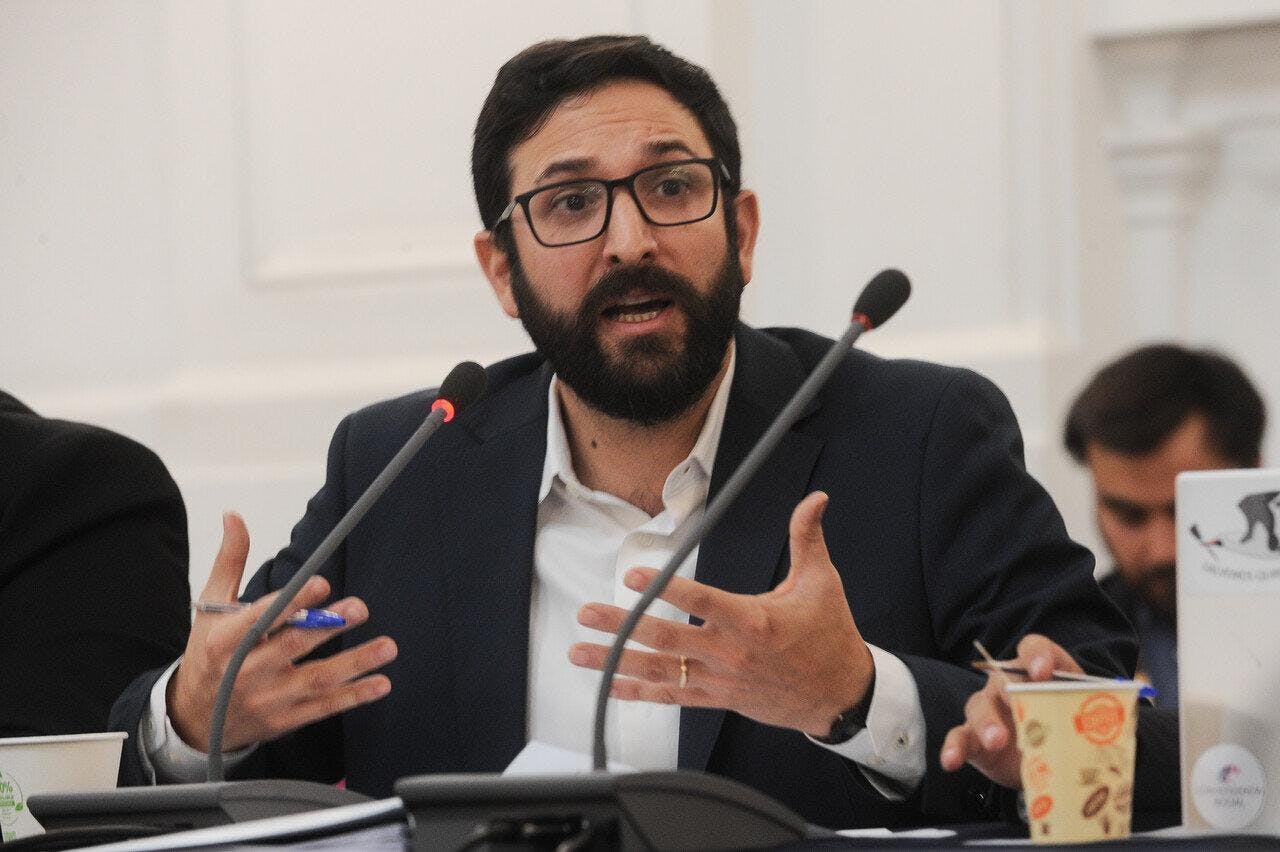 Se agudiza el terremoto por fallida venta de casa de Allende: “Pinchazo” a teléfono de Crispi asegura que la senadora socialista presionó por la adquisición del inmueble