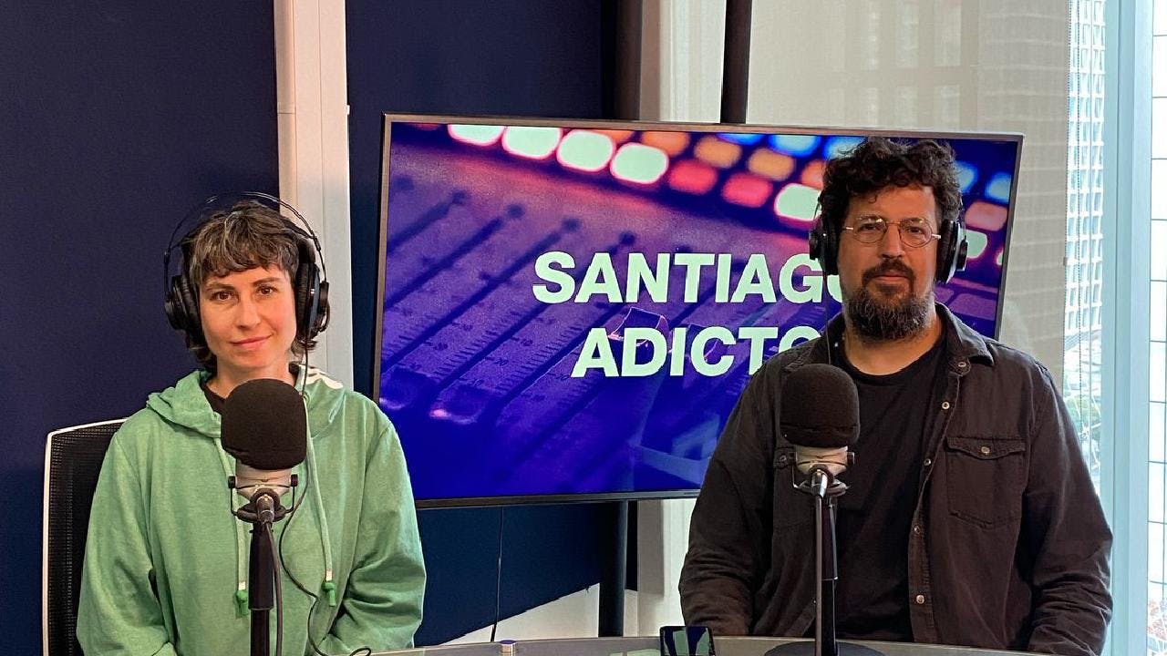 Sofía Balbontín respecto a como llegaron a trabajar juntos: ” Es un espacio que nosotros habilitamos para invitar a los artistas a este espacio resonante, donde se pueda potenciar un diálogo entr