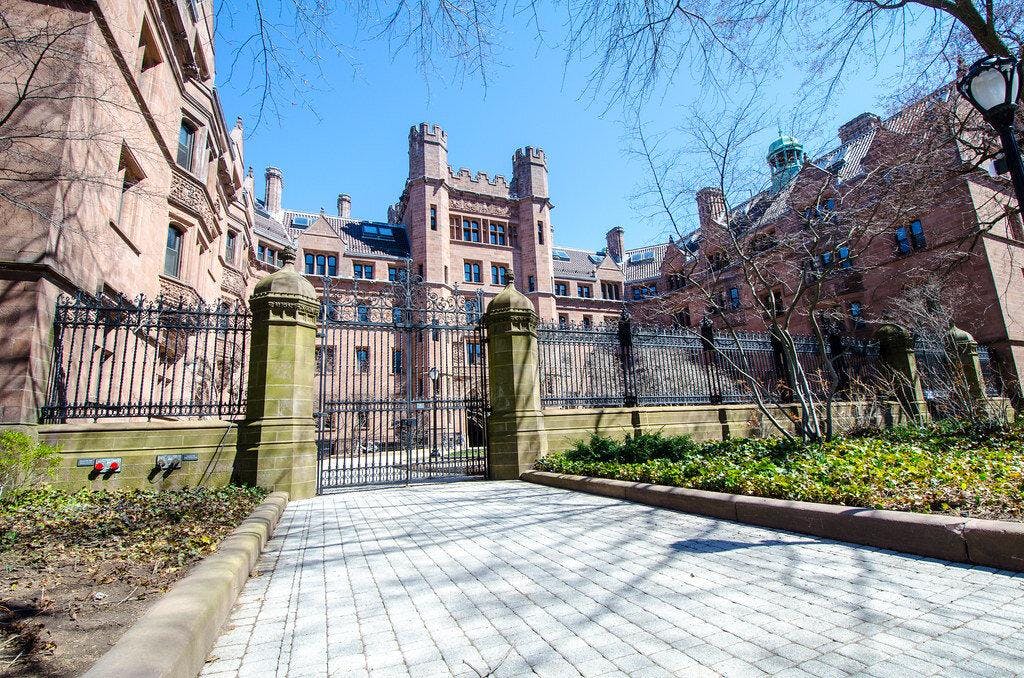 Líderes de universidades estadounidenses cargan contra Donald Trump por sus políticas de recortes a Harvard