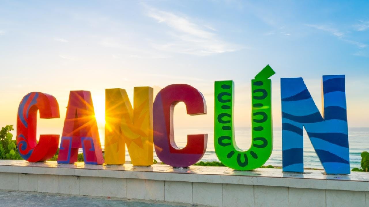 Cancún, Antalya y Punta Cana lideran el ranking de las ciudades más decepcionantes para los turistas en 2025