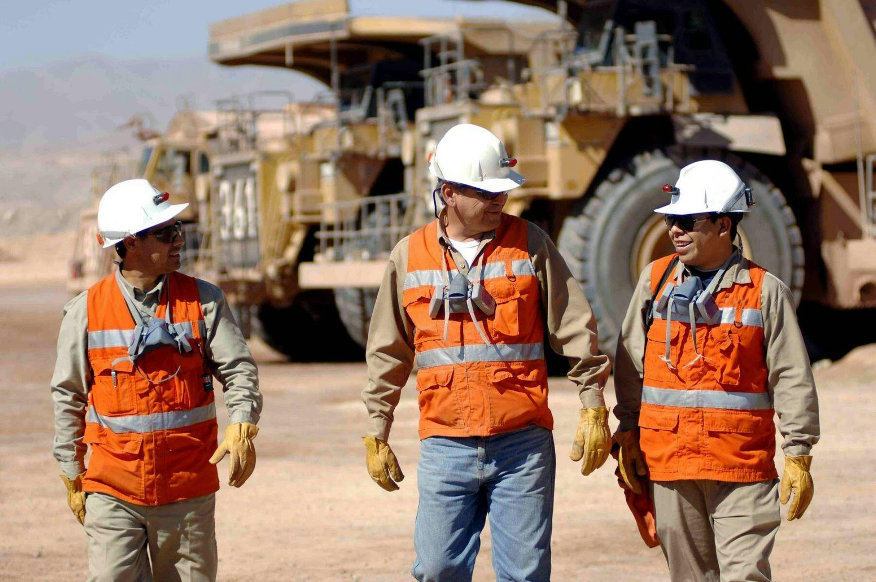 Productividad sufre dura caída en la previa del Imacec de febrero