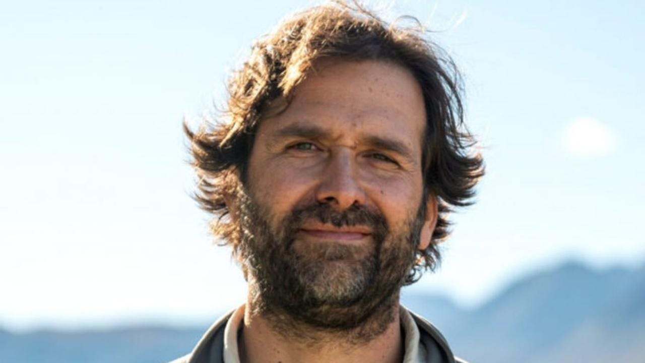 Cristián Saucedo sobre las características de los ñandúes silvestres: “Son aves de tamaño grande y son excelentes corredoras, pueden alcanzar velocidades de hasta 60 kilómetros por hora que ti
