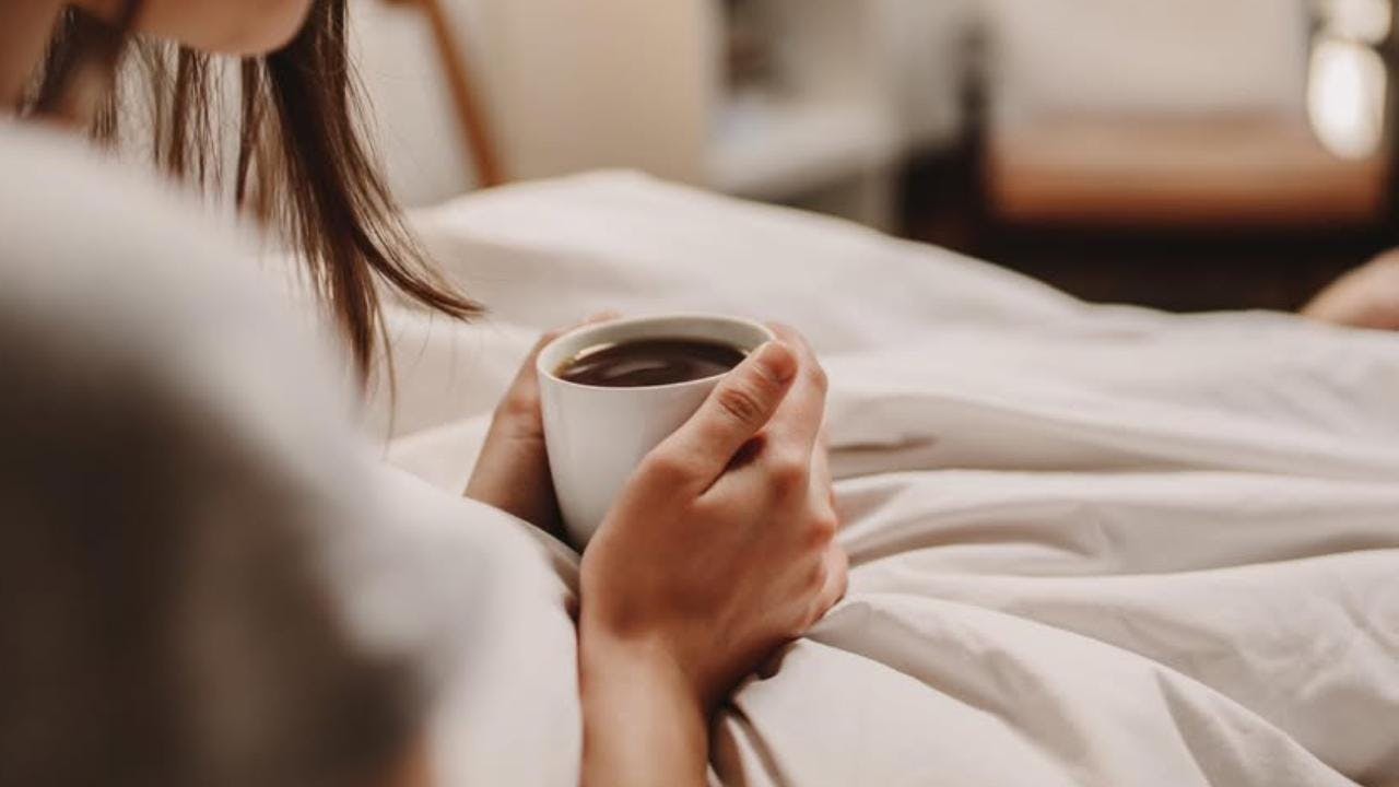 “Coffe nap”: La siesta inmediatamente después de tomar café que tiene base científica