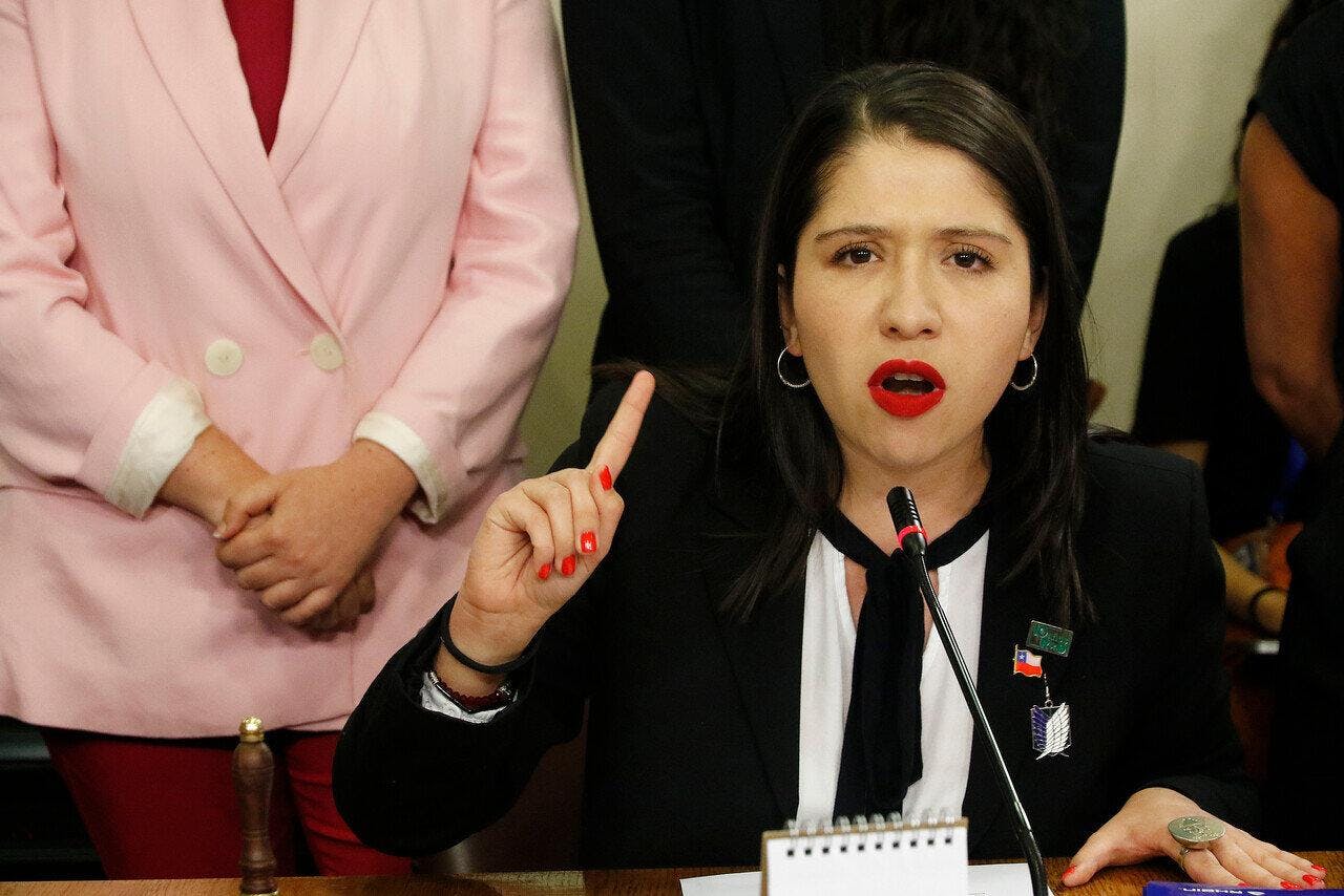 Diputada Consuelo Veloso fue detenida por conducir en estado de ebriedad tras sufrir robo