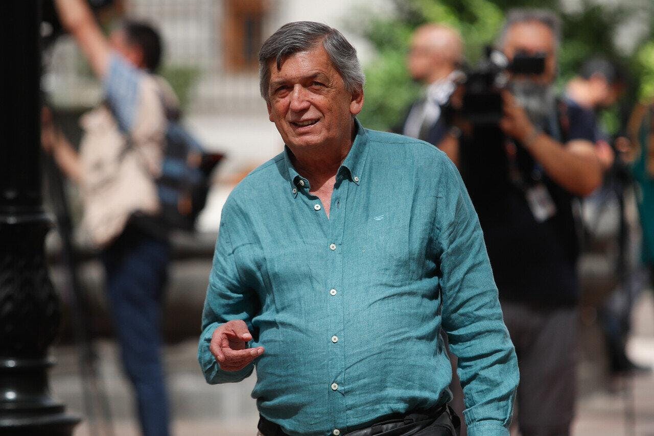 Lautaro Carmona y los dichos de Carolina Tohá sobre Daniel Jadue: “No nos parecen ni recados ni recomendaciones. Una candidata debe con humildad asumir el origen que tiene por ahora: el PPD y que fue