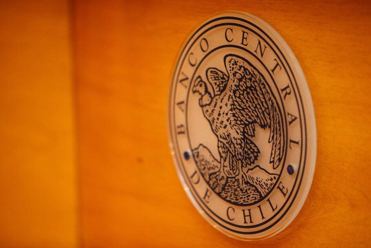 Banco Central mejora levemente proyección de Chile para 2025, pero prevé una mayor inflación