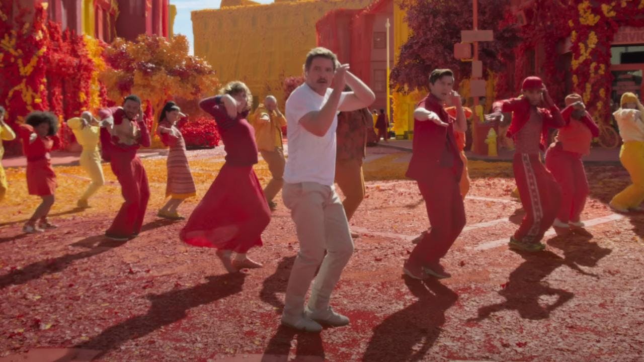 Los pasos prohibidos de Pedro Pascal para el nuevo corto de Apple