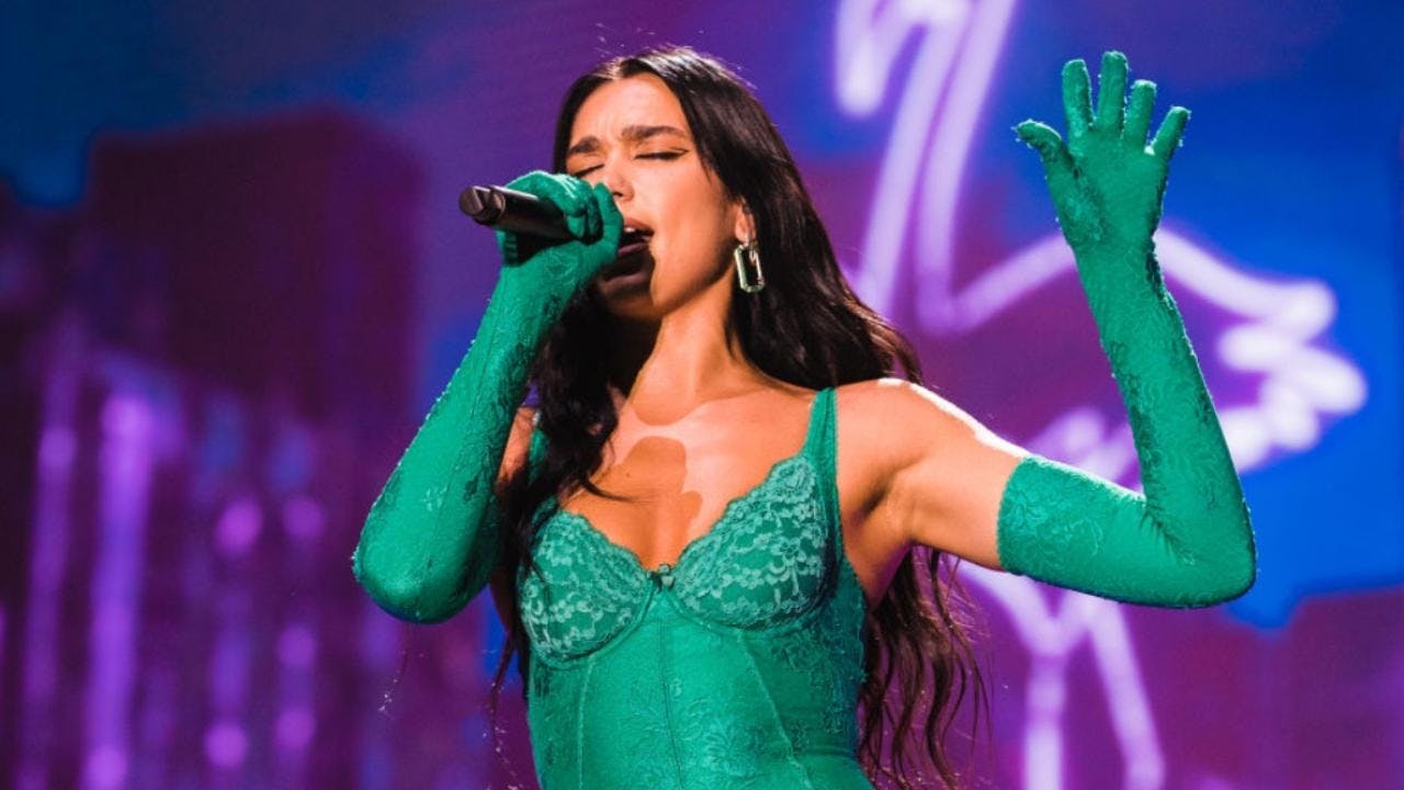 Así suena el cover de Dua Lipa a AC/DC