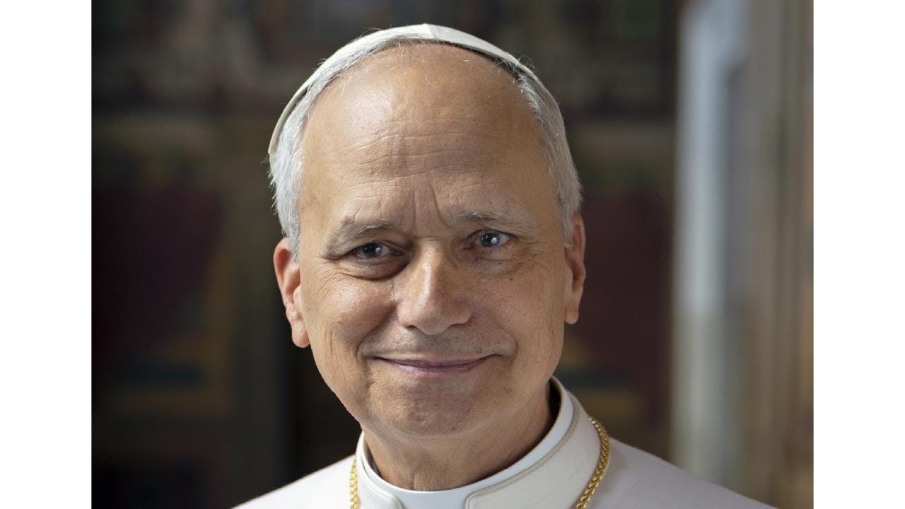Así es la foto oficial del papa León XIV