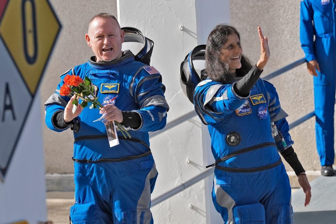 NASA suspende a último minuto misión de rescate de astronautas