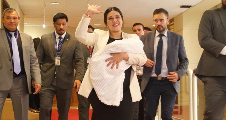Caso Karol Cariola: Encuesta revela amplio rechazo ciudadano