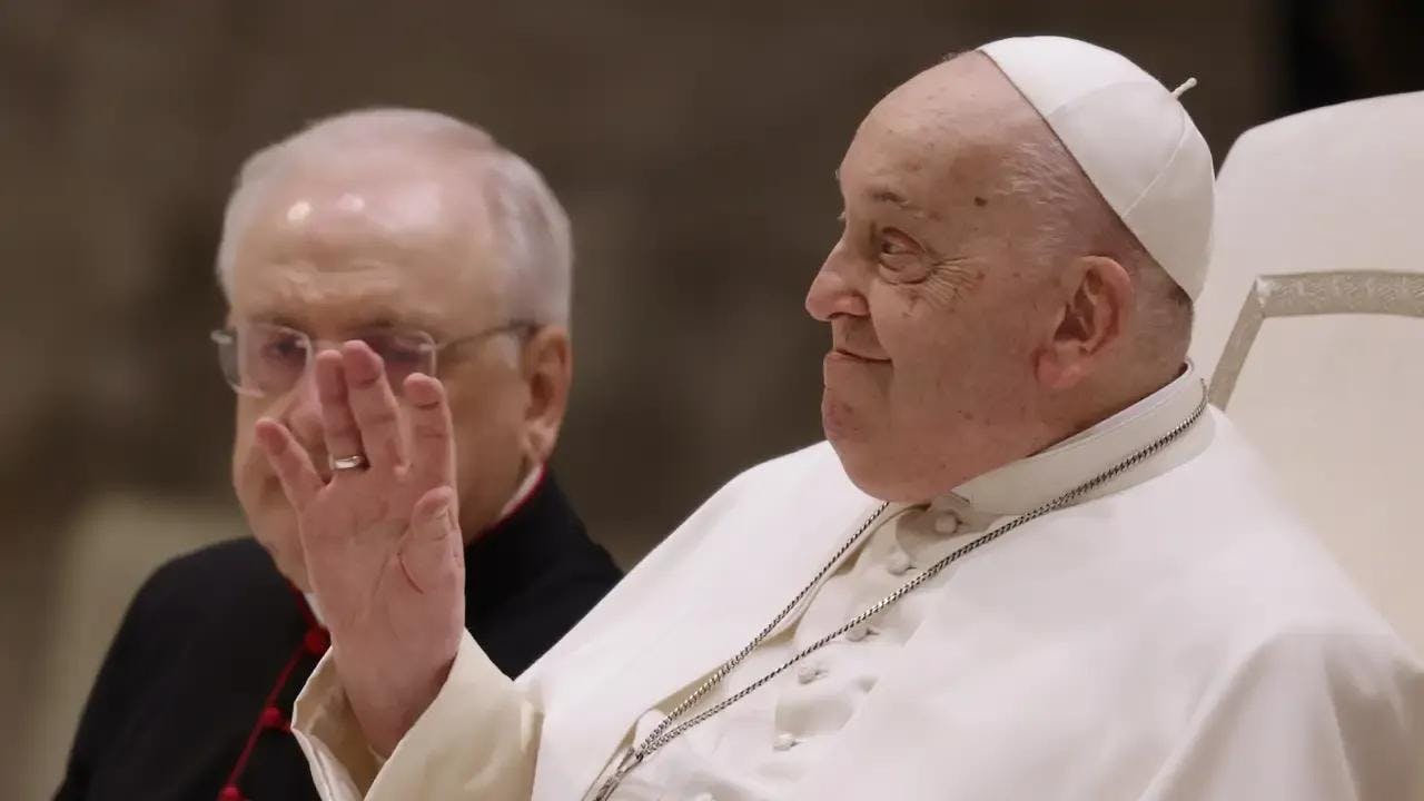 Mejora el estado de salud del Papa Francisco: Piensan darlo de alta