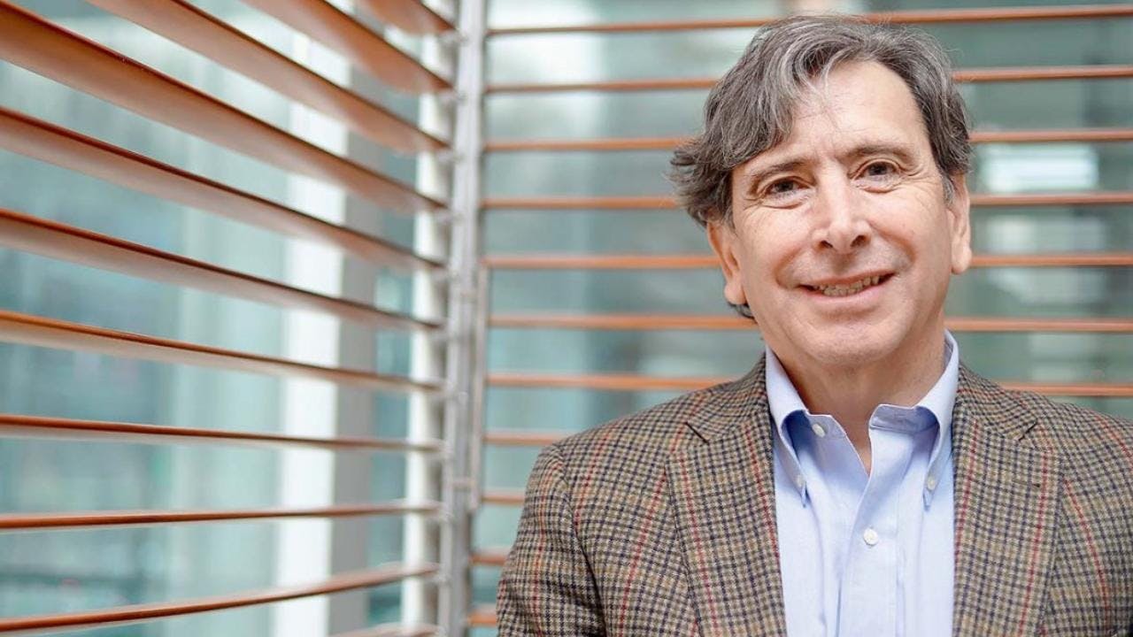 Laurence Golborne sobre el empresario Horst Paulmann, fundador de Cencosud: ” Fue un tremendo empresario, en lo personal aportó muchísimo en mi crecimiento profesional. Tenía una inteligencia extraord