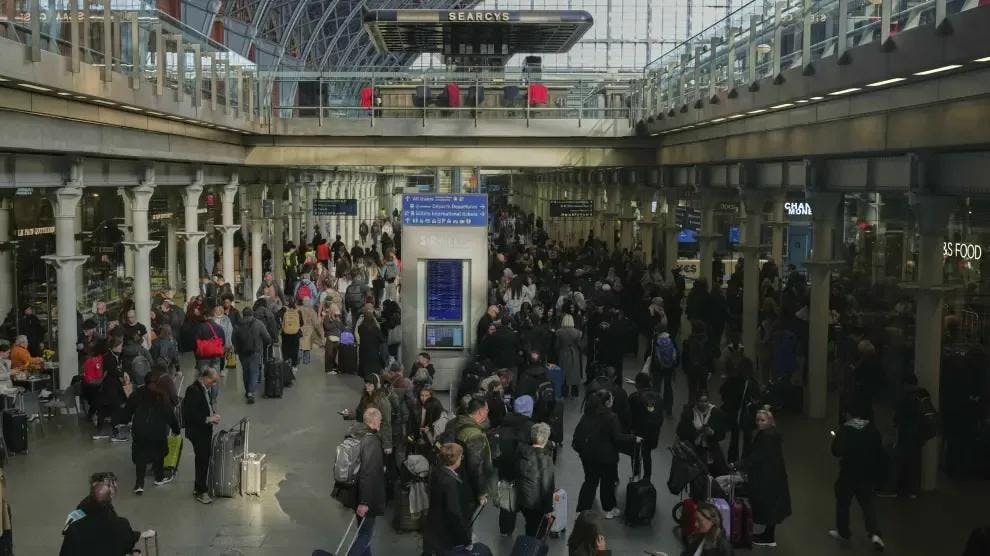 Caos en París: Una bomba de la Segunda Guerra Mundial paraliza la estación de trenes más transitada de Europa