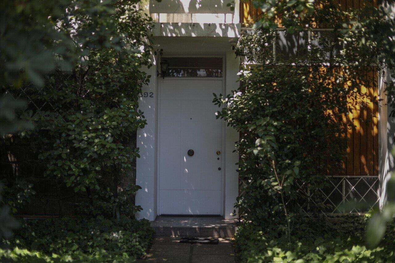 Advertencias de irregularidades e intentos de la Fundación de mantener el control de la vivienda: La trama tras la fallida compra de Salvador Allende