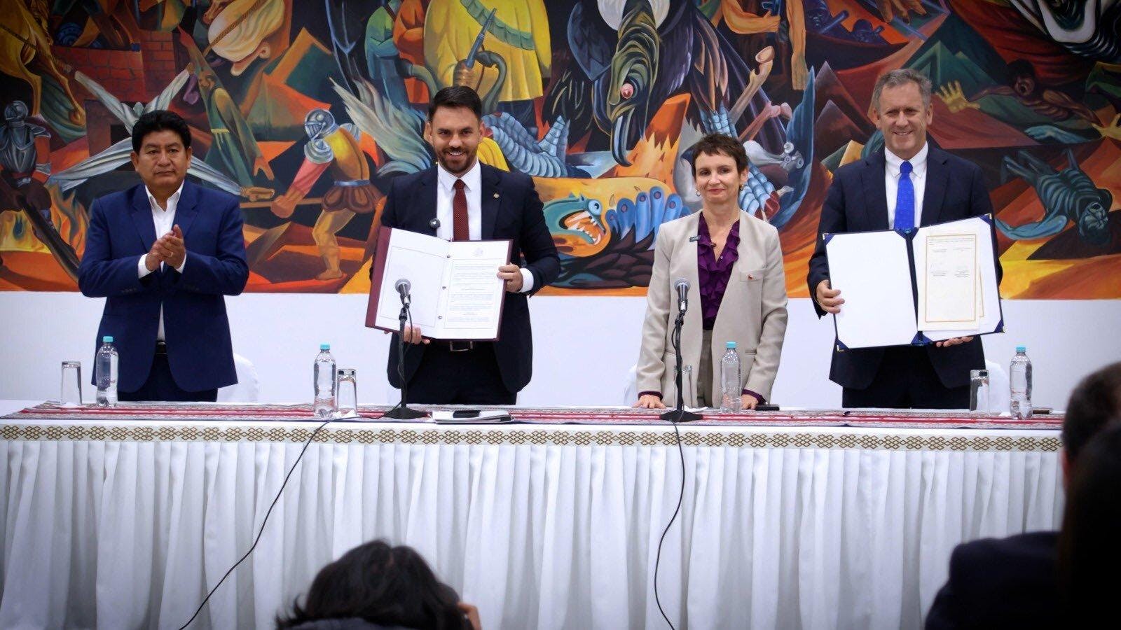 Chile firma acuerdo con Bolivia para facilitar la reconducción de inmigrantes ilegales