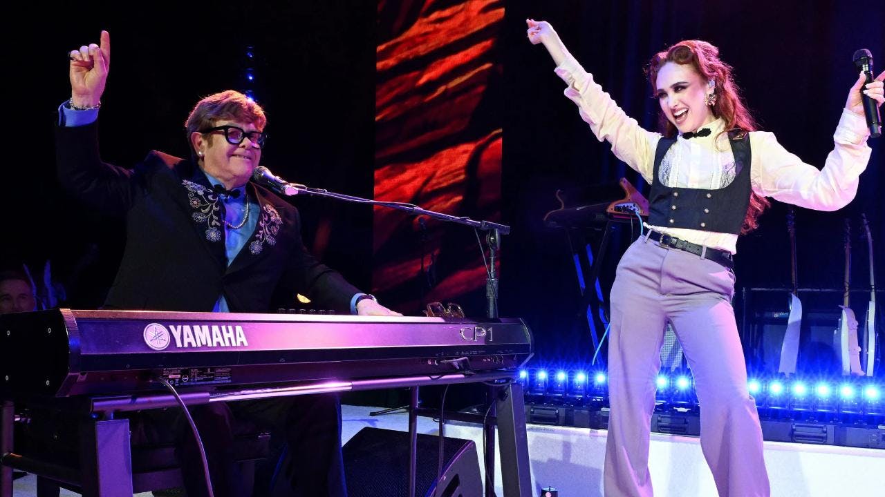Así fue la presentación de Elton John junto a Chappel Roan