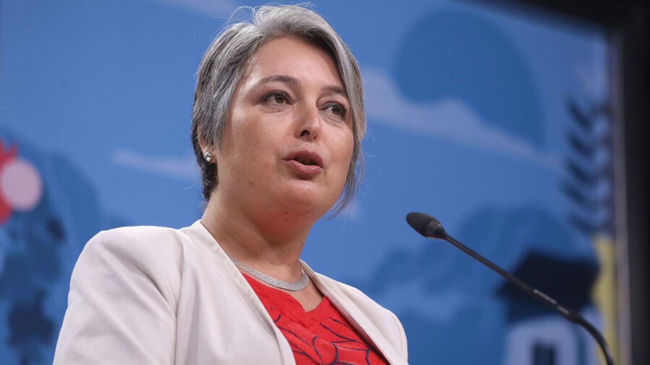 Ministra Jara contra Matthei: “Piensa conducir el país con la realidad de Providencia que no es la realidad de Chile”