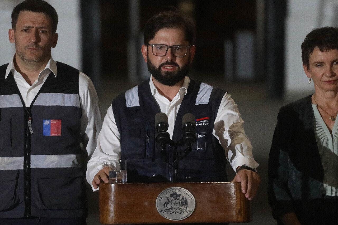 “No lo vamos a dejar pasar”: Presidente Boric evidencia su molestia luego de corte masivo de luz y apunta a empresas eléctricas