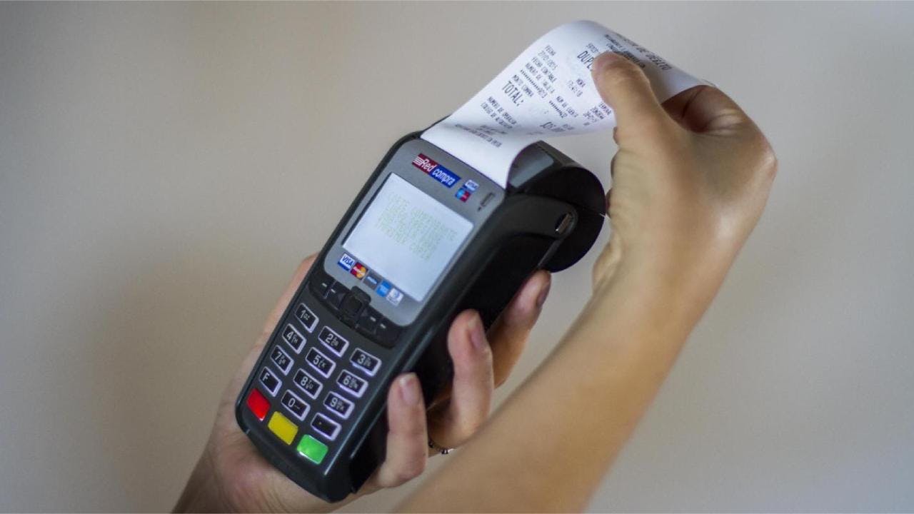 ¿Por qué el SII quiere volver a pedir boletas impresas al comercio?