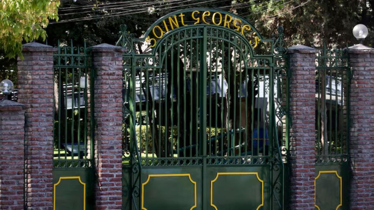 “No hay ganadores ni perdedores”: La respuesta de Saint George’s a fallo de Corte que revirtió expulsión de alumnos tras divulgación de imágenes con IA de compañeras