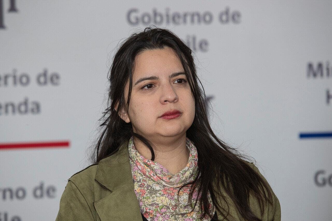 ¿Por qué la oposición pide la renuncia de la directora de Presupuestos, Javiera Martínez?