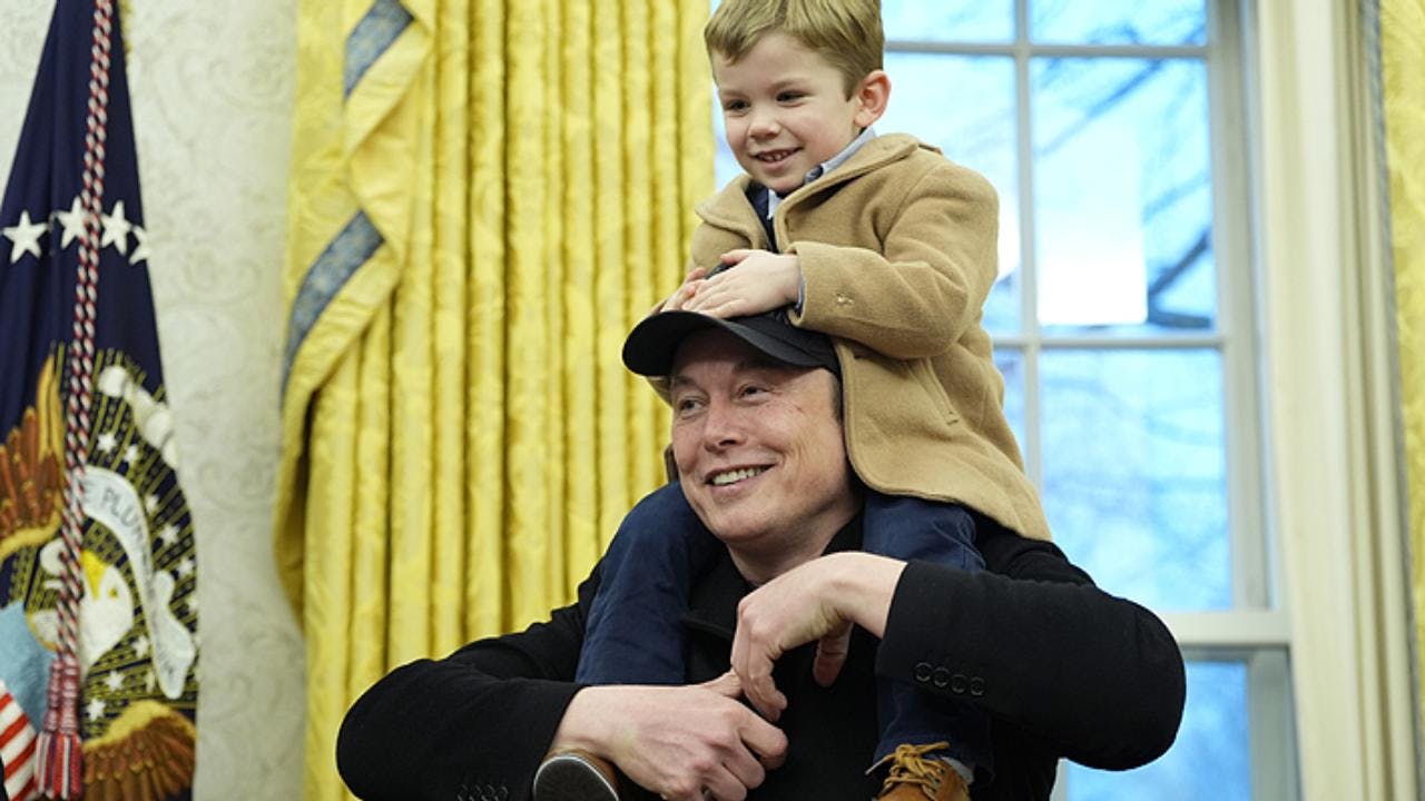 Las fotos que dejó la conferencia de prensa de Donald Trump, Elon Musk y su hijo en la Casa Blanca