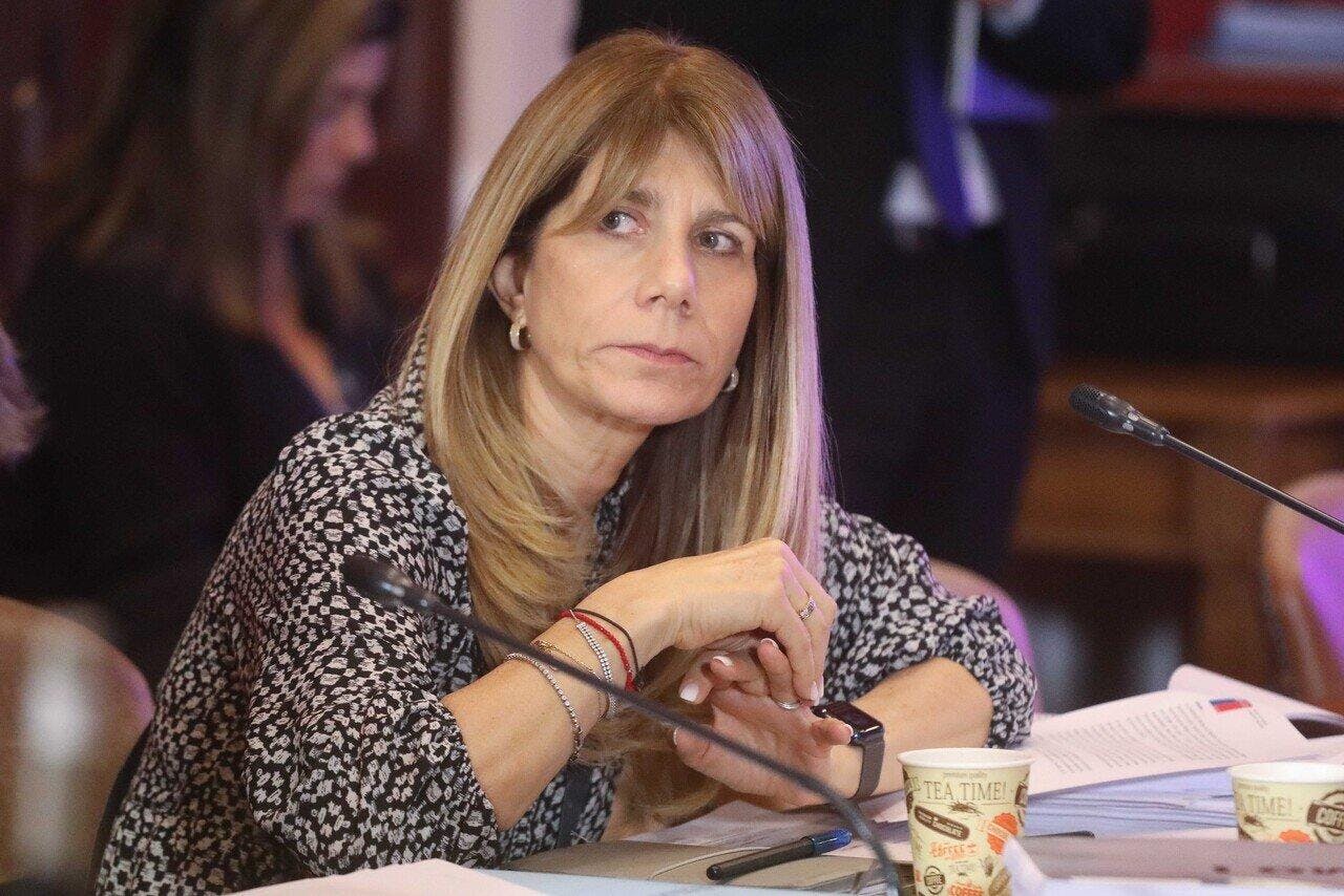Ximena Rincón: “Me parece desmesurado y trágico que algunos por mantener el poder y la pega pública expongan a la expresidenta Bachelet”