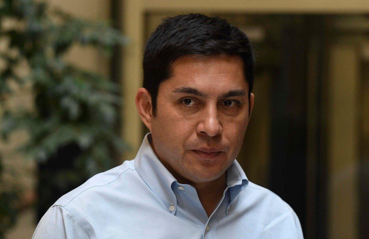 “Está inventando cosas”: Denunciante por acoso sexual de Jorge Durán desmiente a diputado