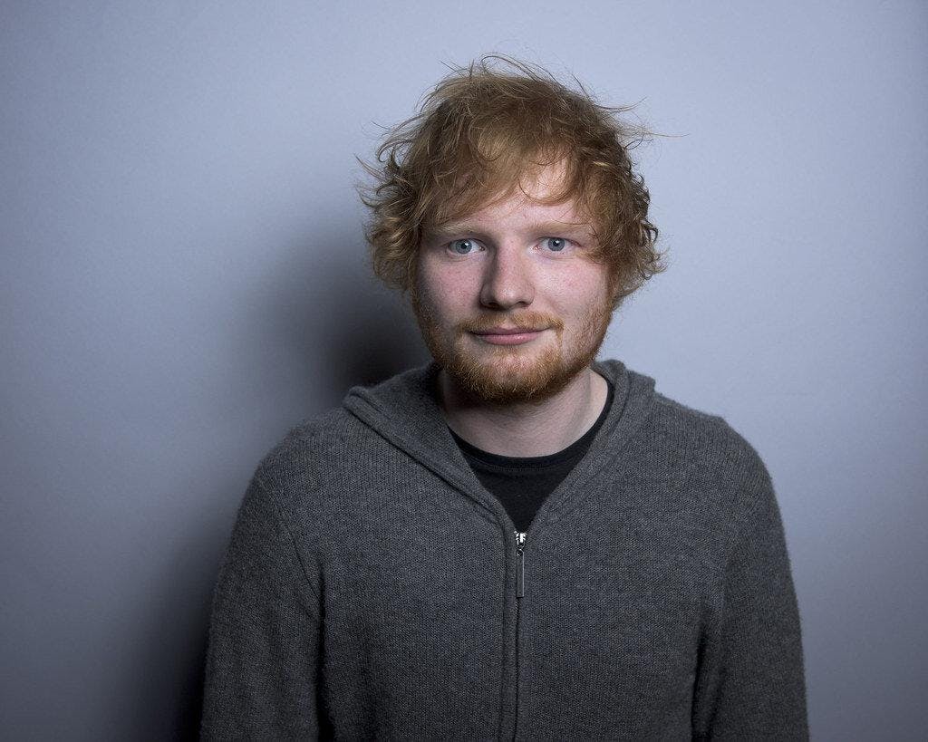 Ed Sheeran es echado de concierto que daba en la calle en India