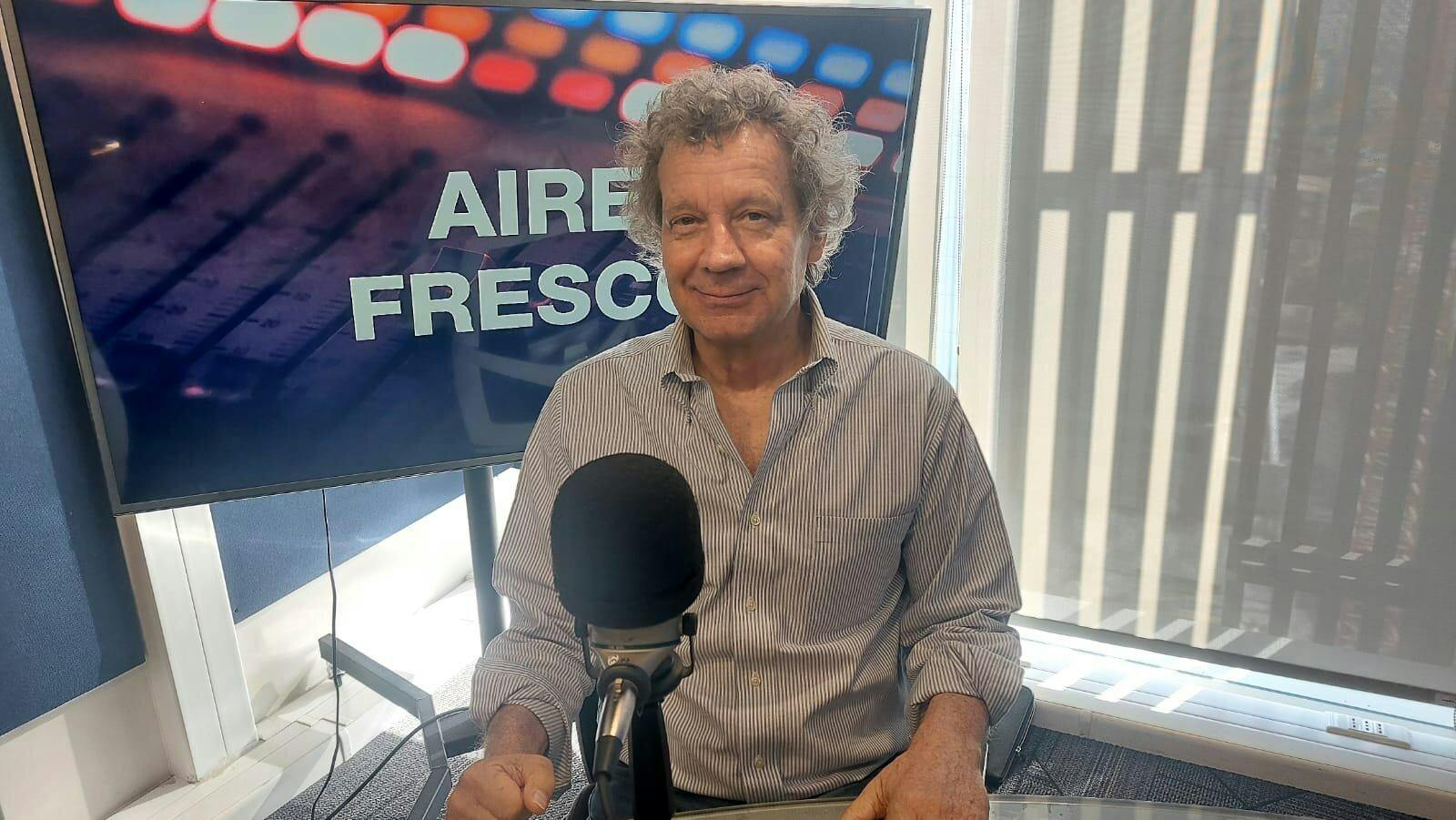 Arturo Fontaine sobre su trabajo como novelista: “Creo que tenemos una cierta atención al detalle revelador, al gesto no realizado, etc. Las novelas te cambian la vida; percibes cosas que, de otra for