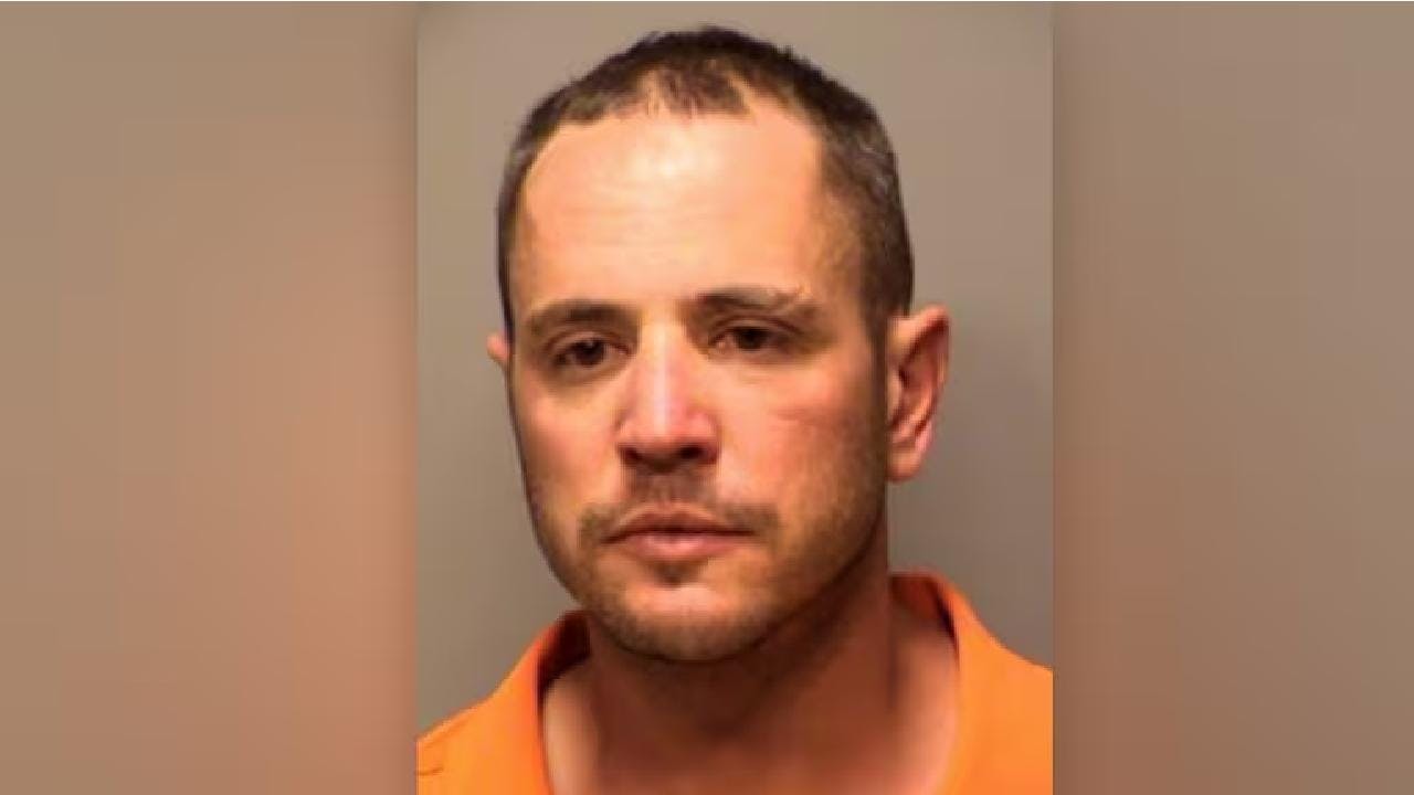 Uno de los indultados por Donald Trump, tras el asalto al Capitolio, fue asesinado por la policía en control de tránsito