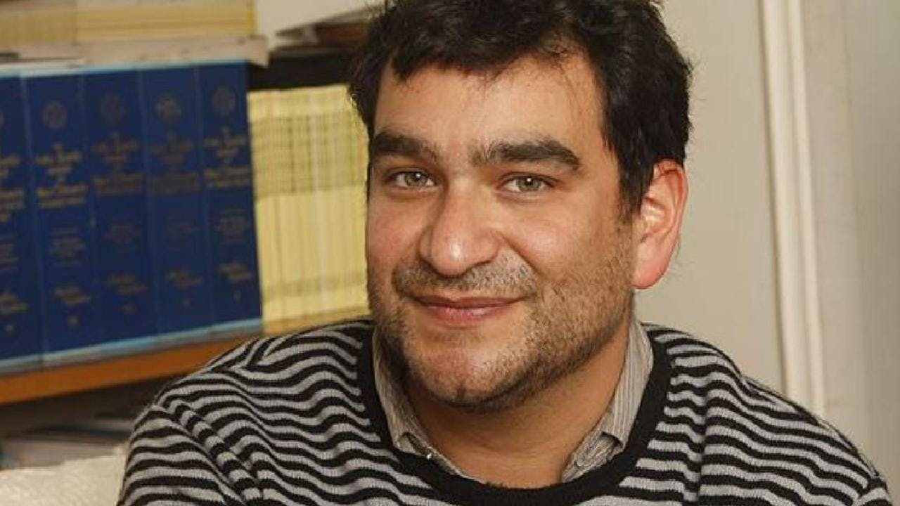 Pedro Peirano contra la cultura woke: “Es tan horrenda y facha como cualquier otro fanático de derecha”