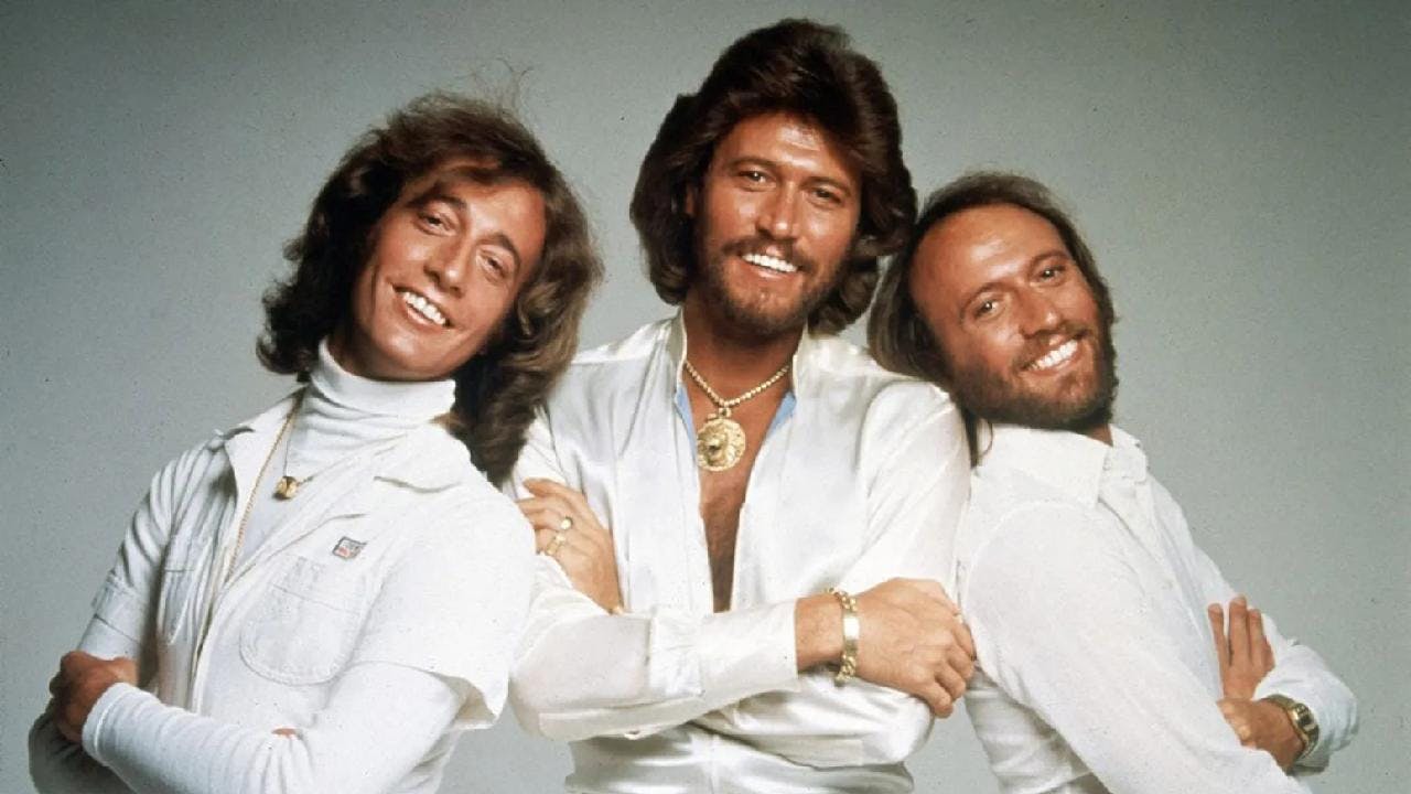 “Saturday night fever”: La banda sonora de los Bee Gees que conquistó los 70