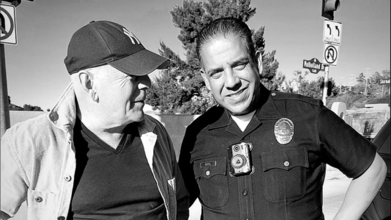 Bruce Willis reaparece tras cerca de dos años para agradecer a rescatistas por trabajar en los incendios en Los Angeles