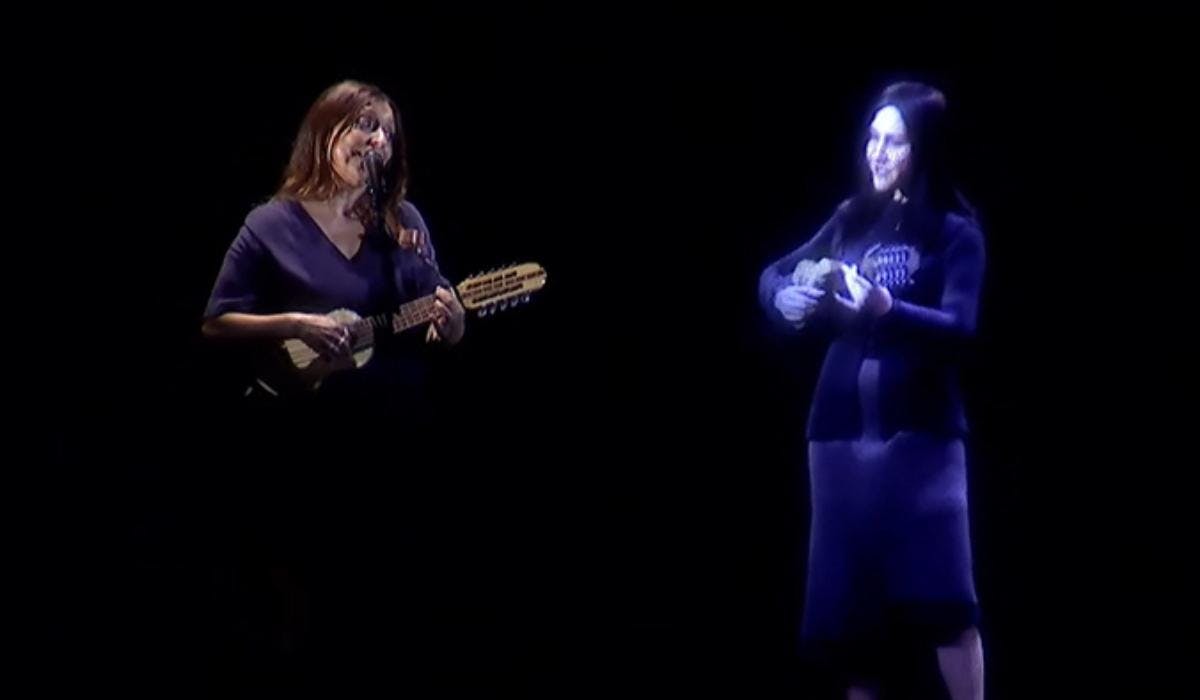 Con uso de IA: el emotivo homenaje a Violeta Parra que dio inicio a Congreso Futuro
