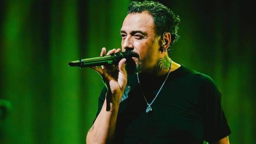 Las muestras de cariño a Claudio Valenzuela, cantante de Lucybell, por grave estado de salud de su hija
