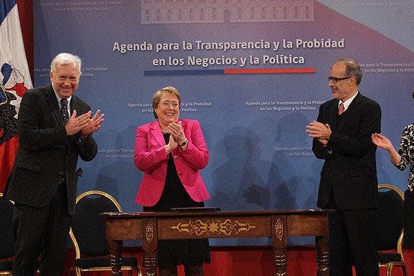 Ley de probidad obligará a los funcionarios directivos a declarar intereses detalladamente