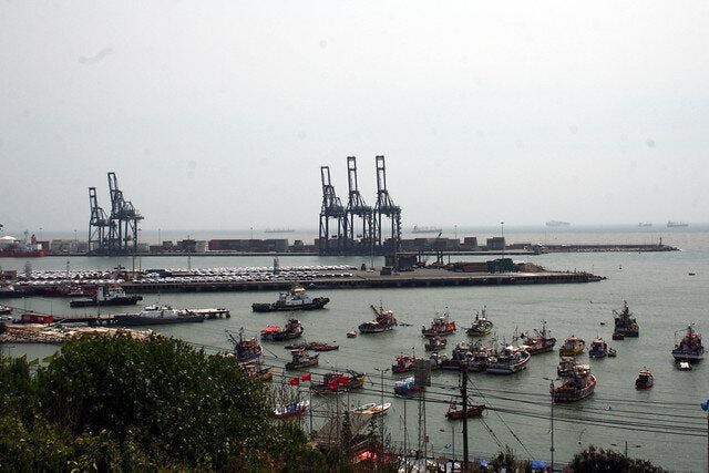 Trabajadores portuarios culpan al Gobierno de que el paro no finalice