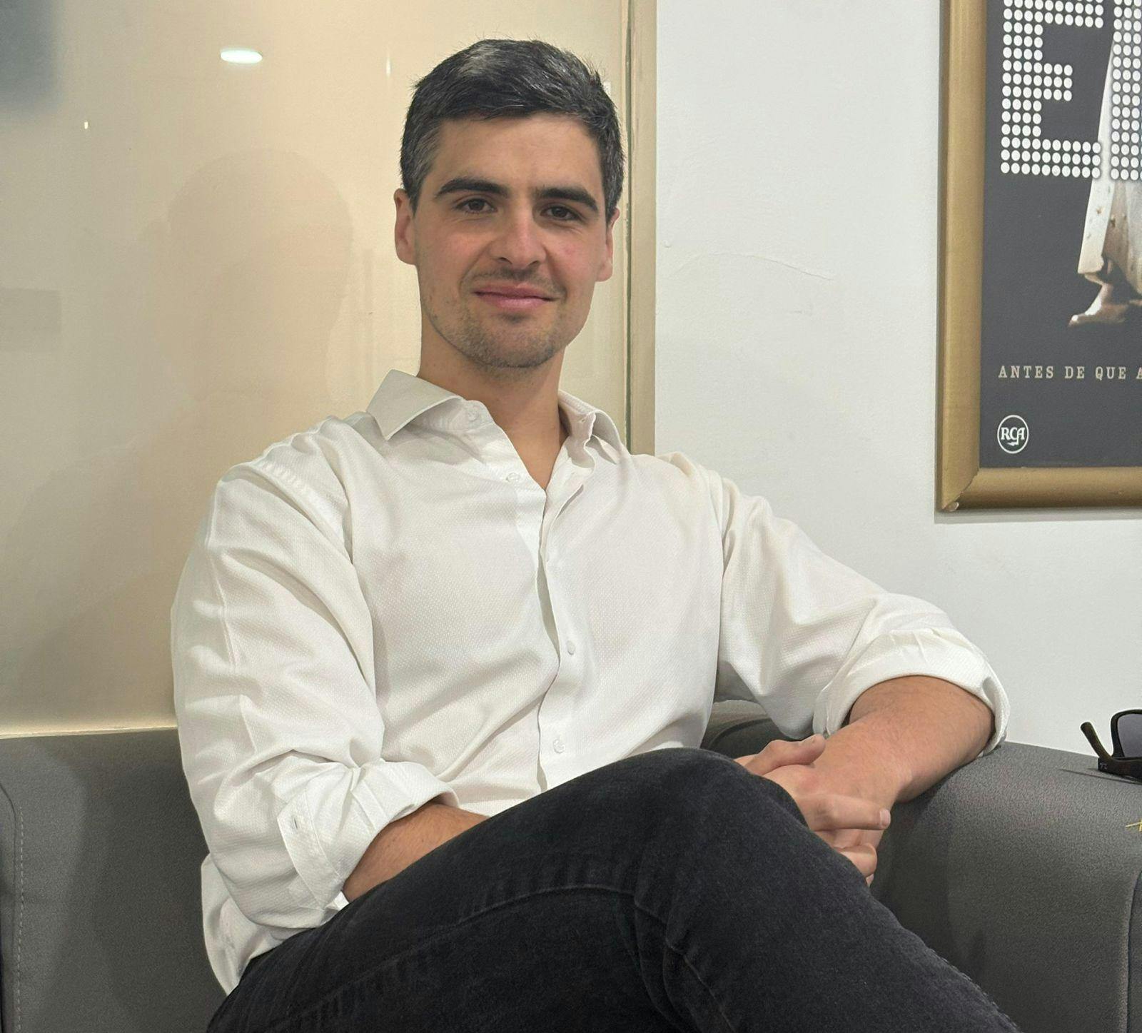 Javier Droguett, de EF Chile, habla del bajo nivel de inglés de los jóvenes chilenos